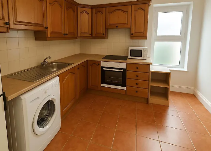 Centre Location - Sleeps 6 *